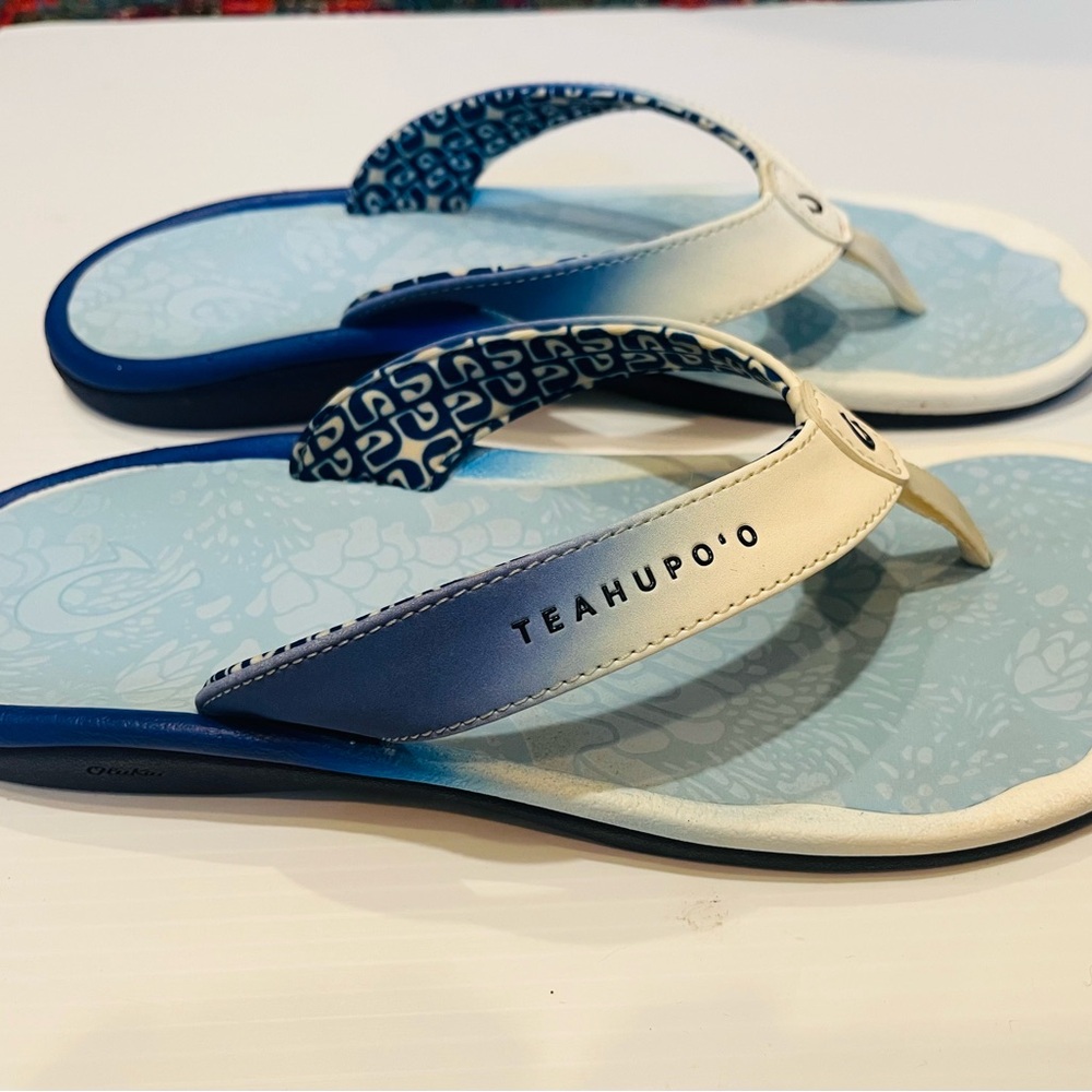 OluKai Blue and White Women's Sandals / Flip Flops